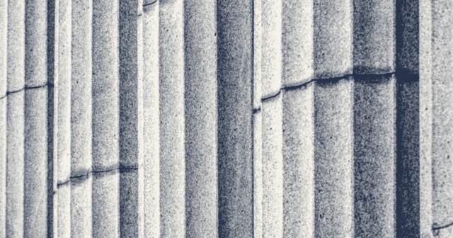 Les règles applicables au recrutement tiennent en quelques articles du Code du travail.